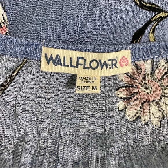 Wallflower spaghetti strap criss cross back blue floral dress size Medium - Picture 7 of 7